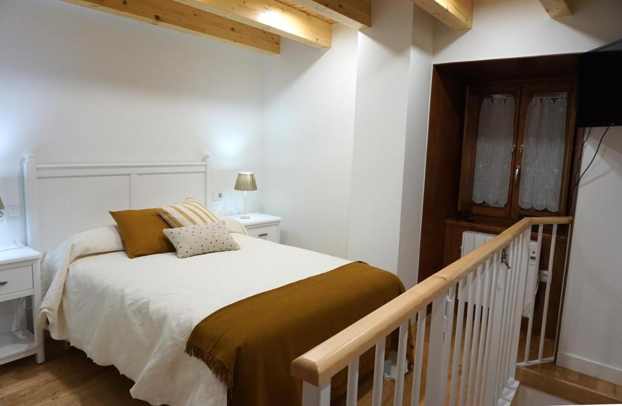 Apartamentos Turisticos El Penon Тапия-де-Касарьего Экстерьер фото